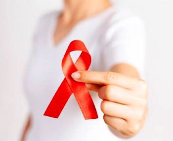 Dezembro vermelho: a juventude como público-alvo de prevenção à AIDS e às ISTS